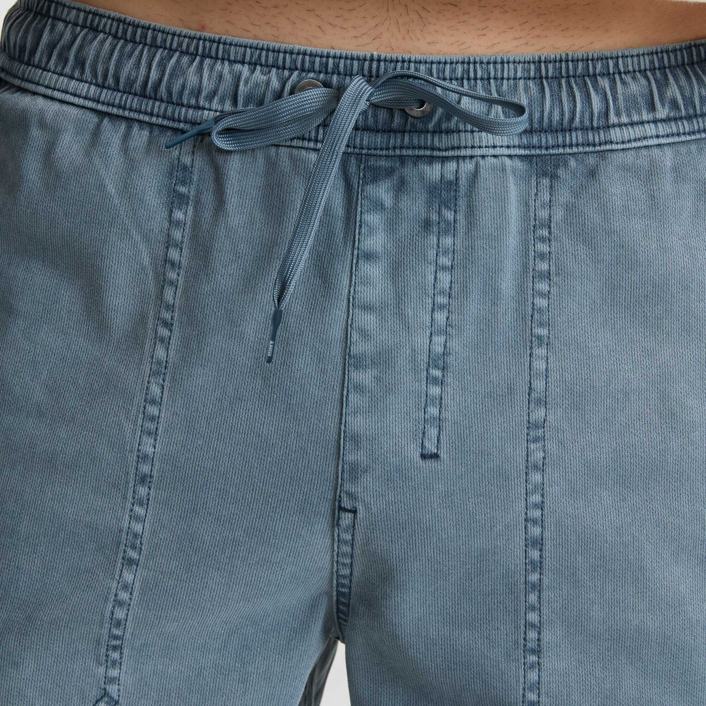 on-model Image awaiting description or update, related to Roark's adventure and outdoor collection. Big Image - 6