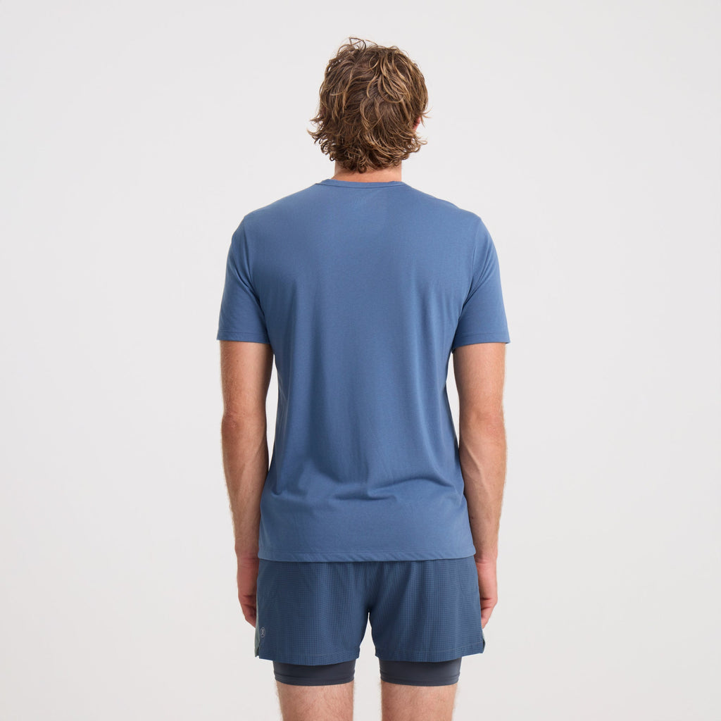Dynamic active shirt highlighting reinforced sleeves and waist, designed for outdoor adventure, by Roark. Big Image - 4