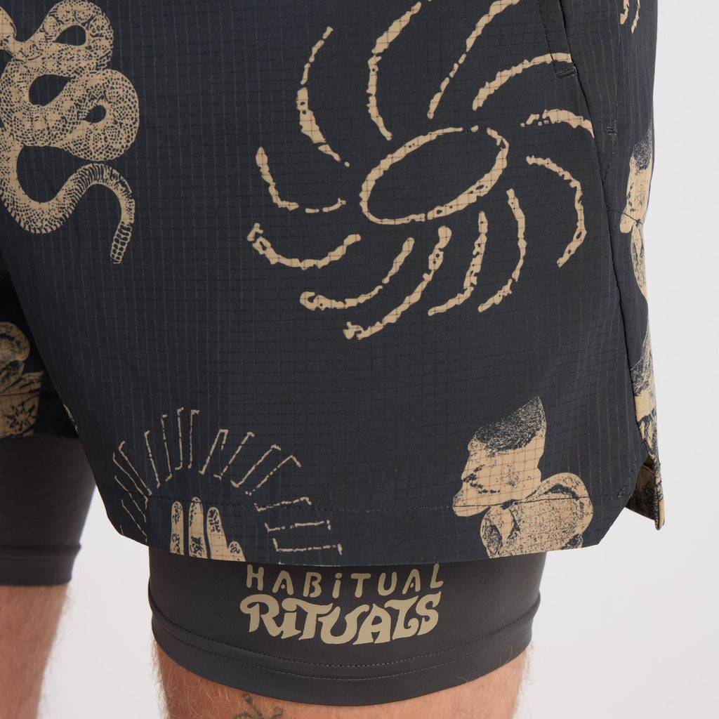 Versatile Roark active shorts in action, perfect for adventure and outdoor pursuits, styled as both Bermuda and boardshorts Big Image - 5