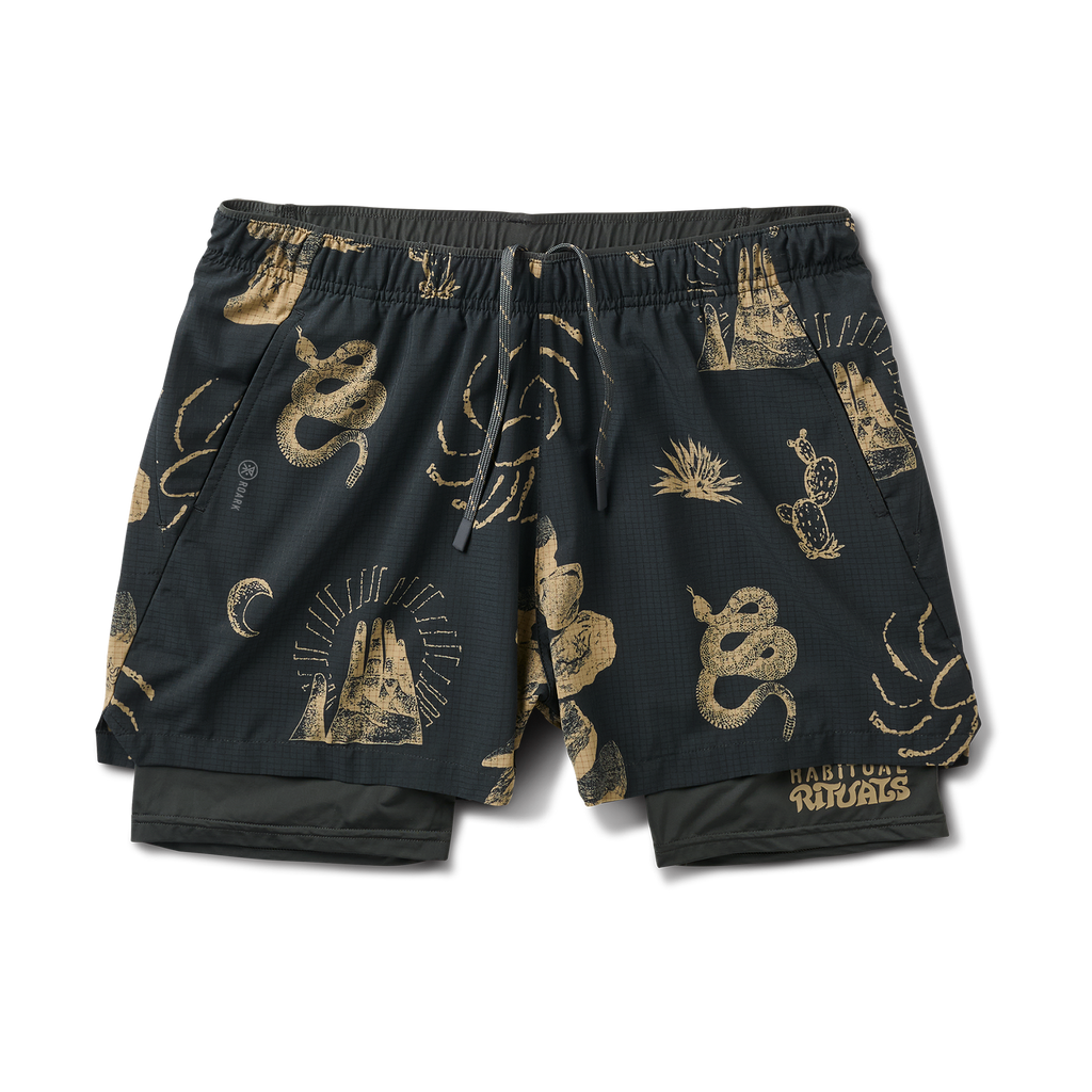 Versatile Roark active shorts in onyx black, featuring multiple pockets and suitable for adventures and travel Big Image - 1