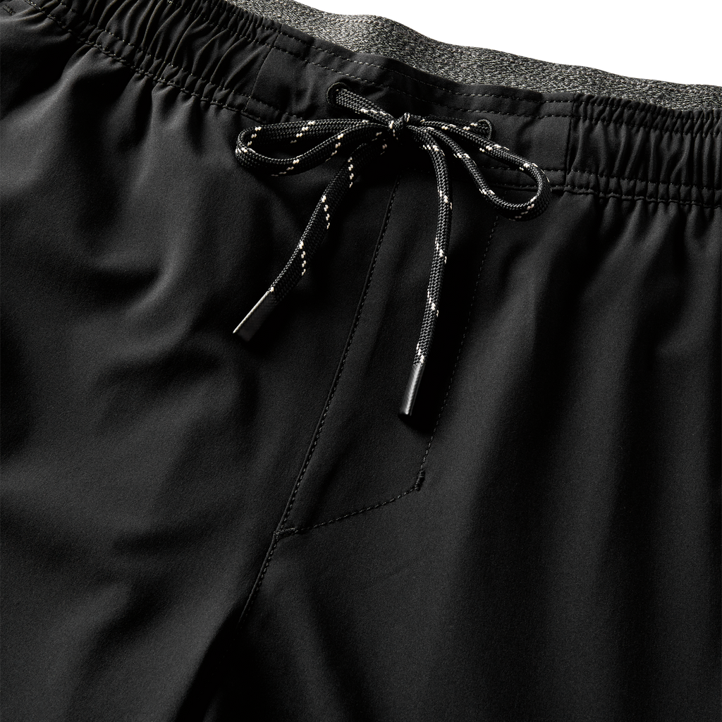 Close-up of the Serrano shorts' elastic waistband and durable black-and-white drawstring, offering adjustable comfort and a secure fit for active wear. Big Image - 10