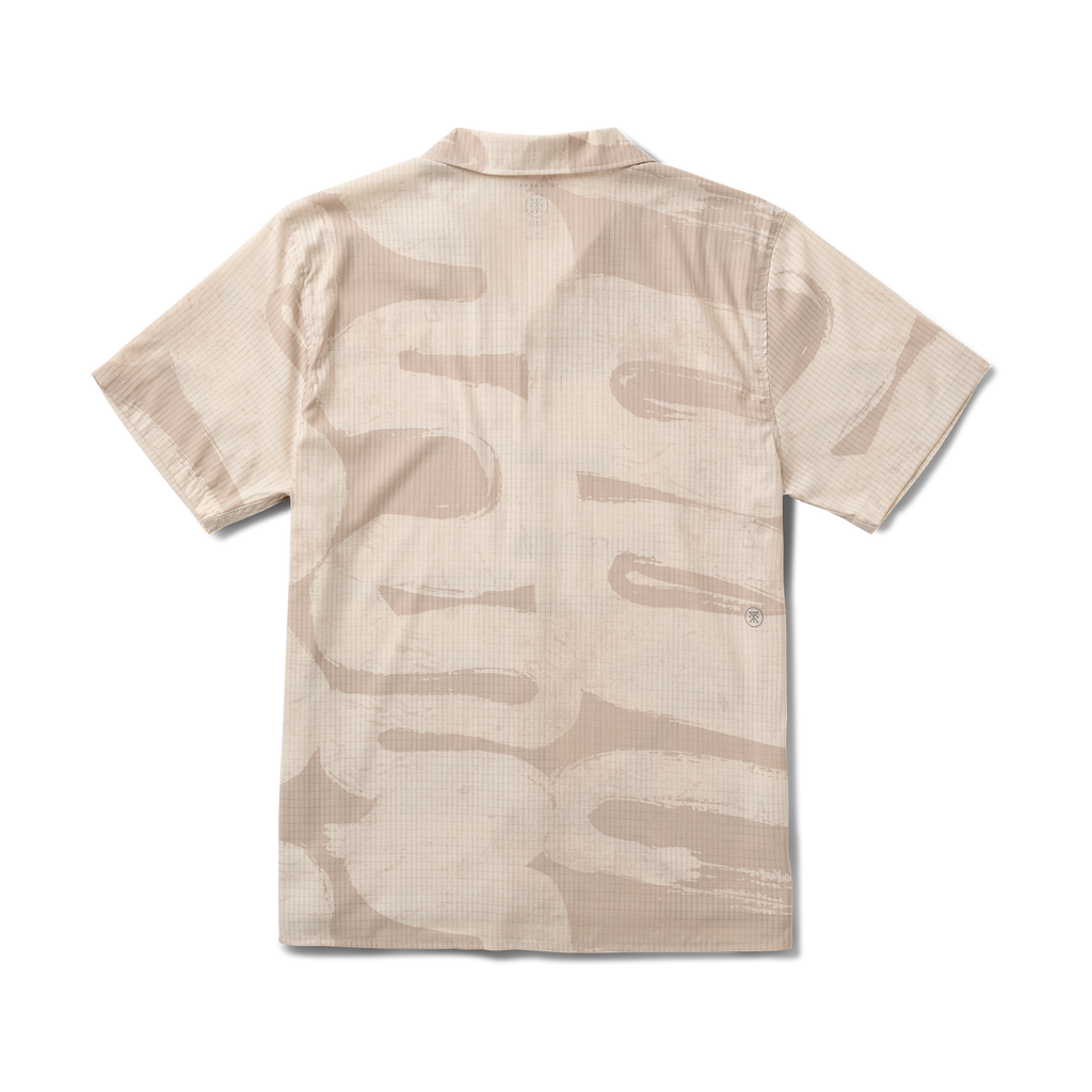 Active camouflage shirt with visible sleeves, designed for adventure and outdoor activities by Roark. Big Image - 8