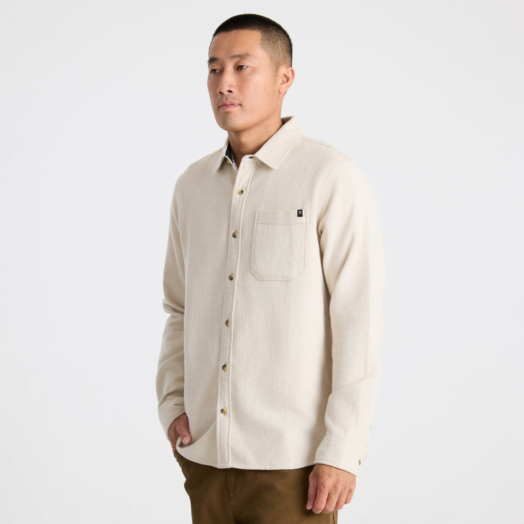 Explore confidently with Roark gear, image showing rugged outdoor environment perfect for adventure and travel. Big Image - 4