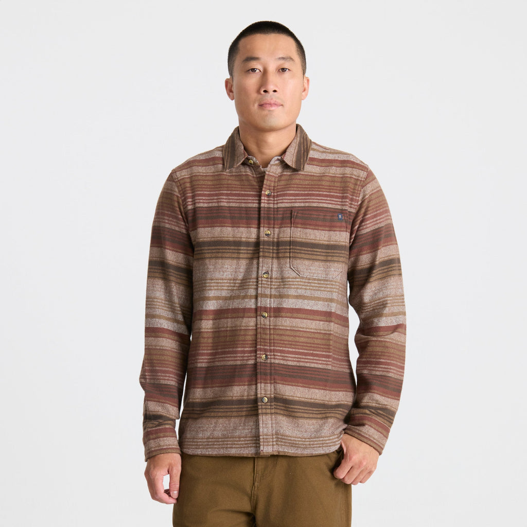 Close-up of a rugged brown Roark outdoor accessory, ideal for adventure and travel. Big Image - 3