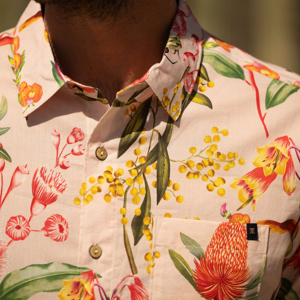 Close-up of a Roark adventure-ready dress shirt featuring a yellow collar and detailed button design, embodying the spirit of outdoor exploration. Big Image - 5