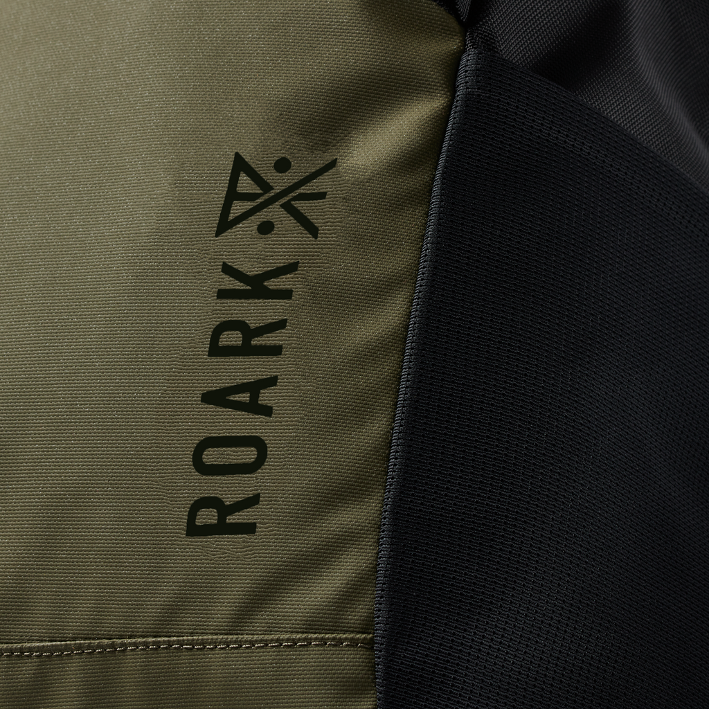 Roark's Passenger 2.0 Outdoor Bag in Black/Military. Big Image - 7