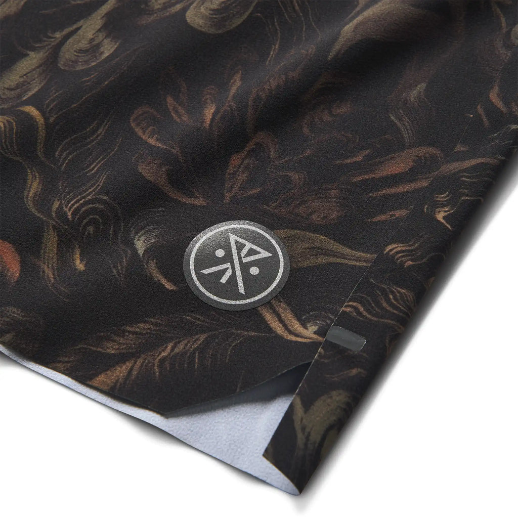 The close up, front of Roark's Passage Primo Boardshorts for men. Big Image - 7