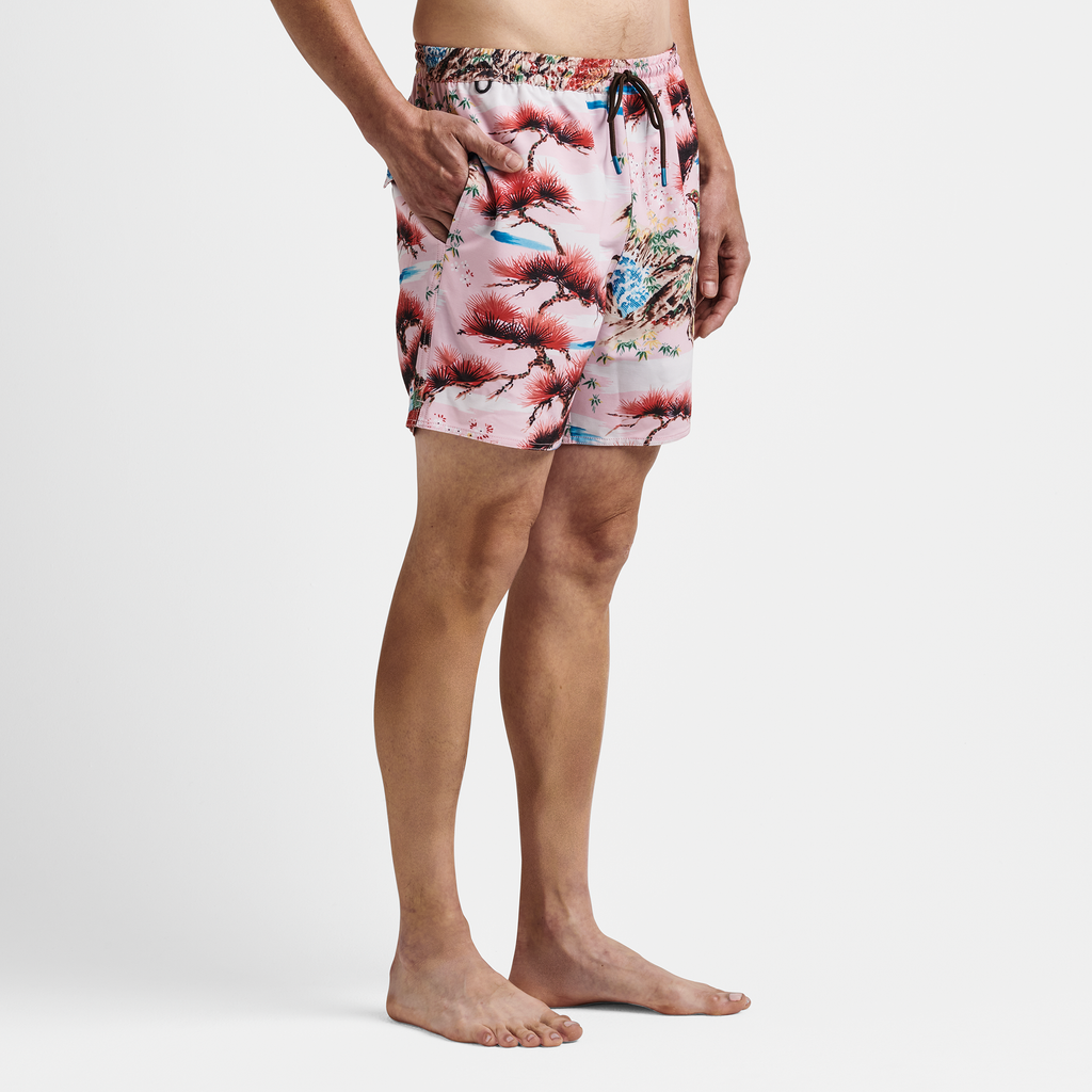 The model of Roark men's Shorey Boardshorts 16" - Pink Cherry Blossom Big Image - 4