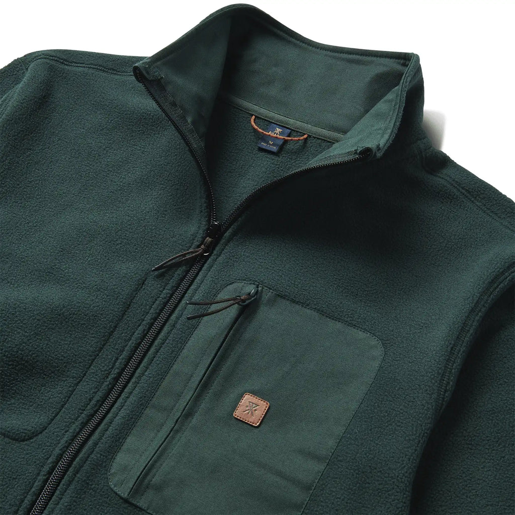The front, close up of Roark's Landfall Fleece in Spruce Green for men. Big Image - 3
