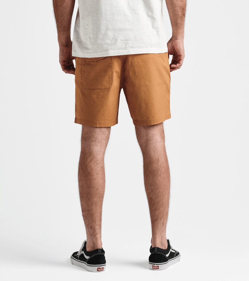 Explore the Campover Shorts in Cocoa Big Image - 3
