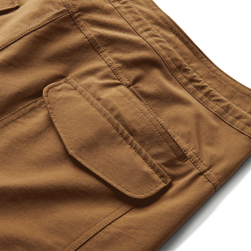 The pocket view of Roark men's Layover Hybrid Trail Shorts 18" - Dark Khaki Big Image - 9