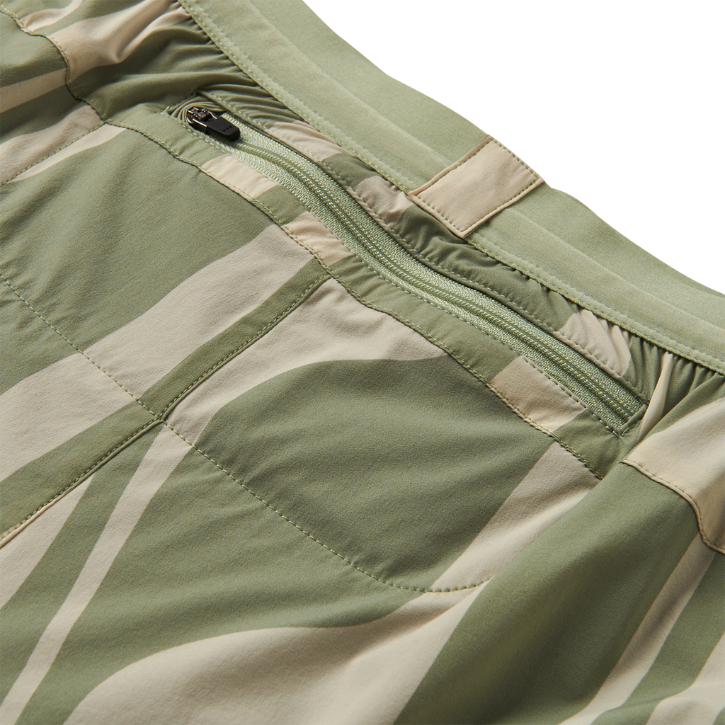 The materials, details, and designs of Roark men's Alta Shorts 5" - Chaparral Big Image - 5