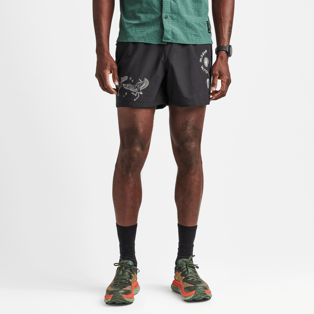 The model of Roark Run Amok's Serrano Shorts 5" - Black Big Image - 2
