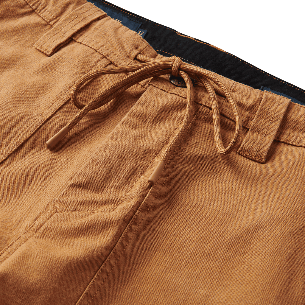 The details of Roark men's Layover Utility Shorts - Pignoli Big Image - 8