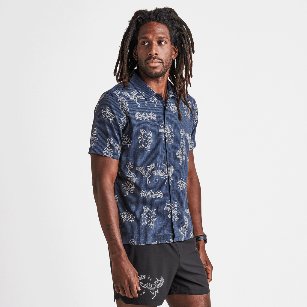 The on body view of Run Amok's Bless Up Trail Shirt - Dark Navy Big Image - 4