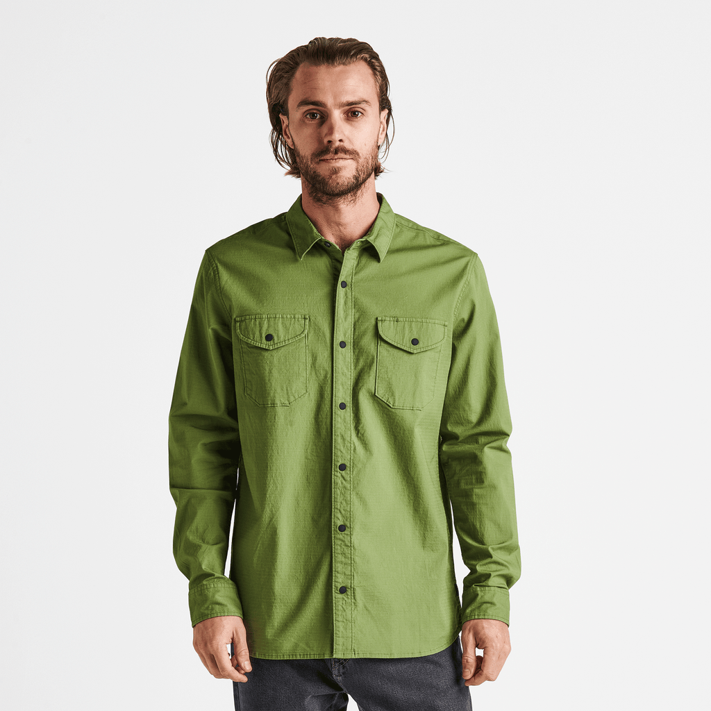 The on body view of Roark's Campover Shirt - Jungle Green Big Image - 2