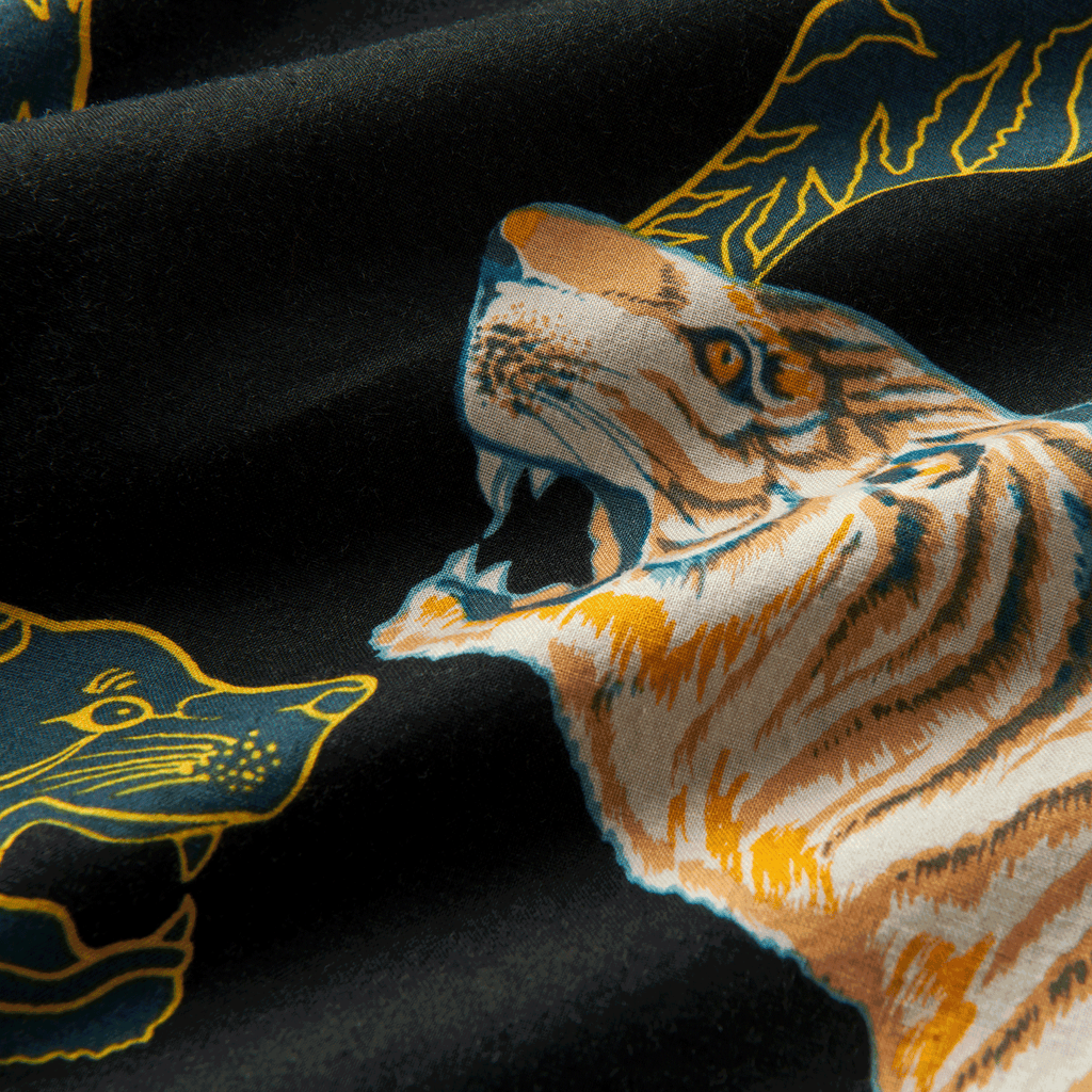 The design of Roark men's Journey Shirt - Aloha From Japan Black Shadow Tiger Big Image - 8