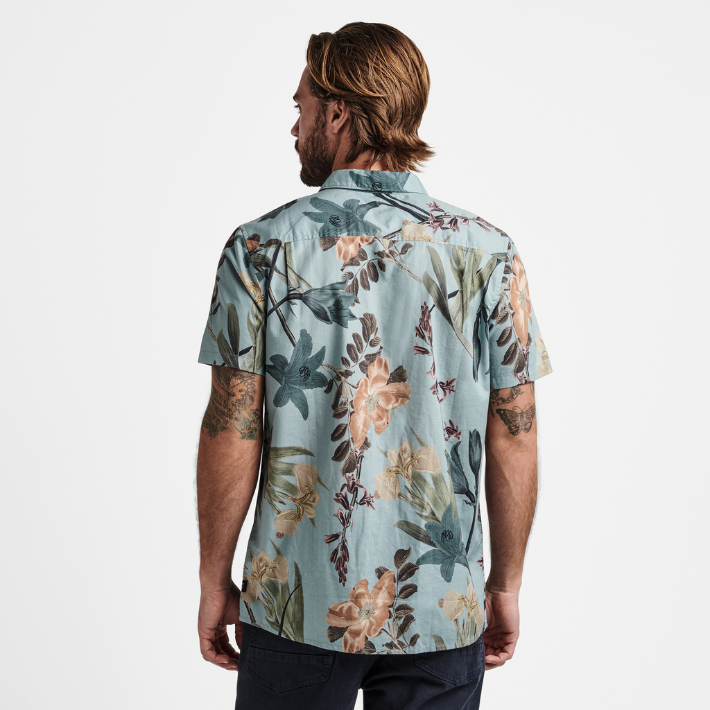 The model of Roark men's Journey Shirt - Dusty Blue Far East Flora Big Image - 3