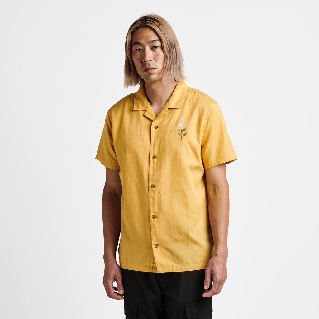 The model of Roark men's Gonzo Camp Collar Shirt - Dusty Gold Kampai Big Image - 4