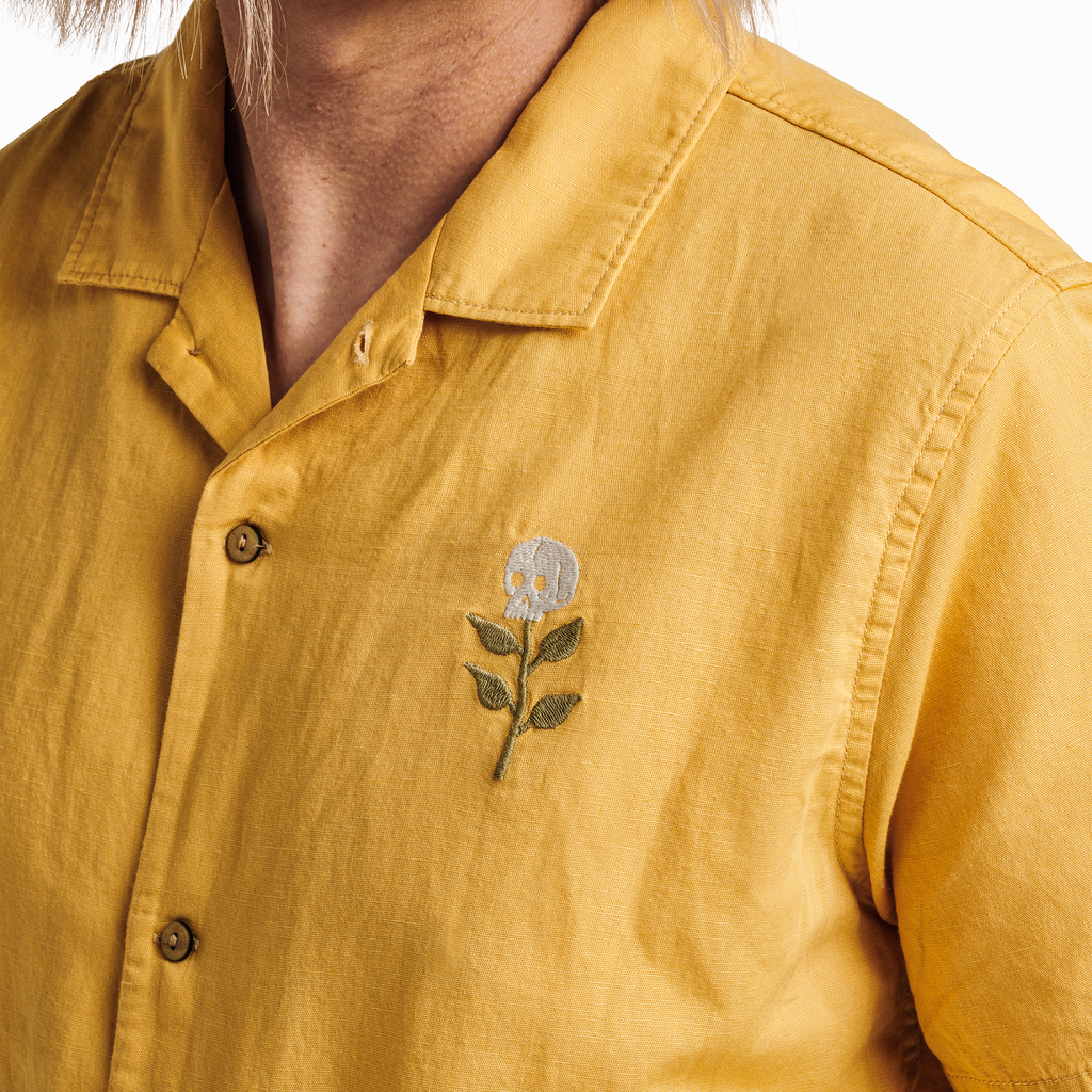 The model of Roark men's Gonzo Camp Collar Shirt - Dusty Gold Kampai Big Image - 5
